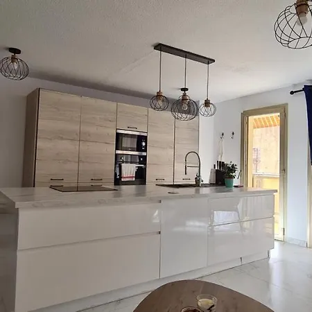 Apartment En Exclusivite T3 A 2 Pas Des Plages De St Raphael